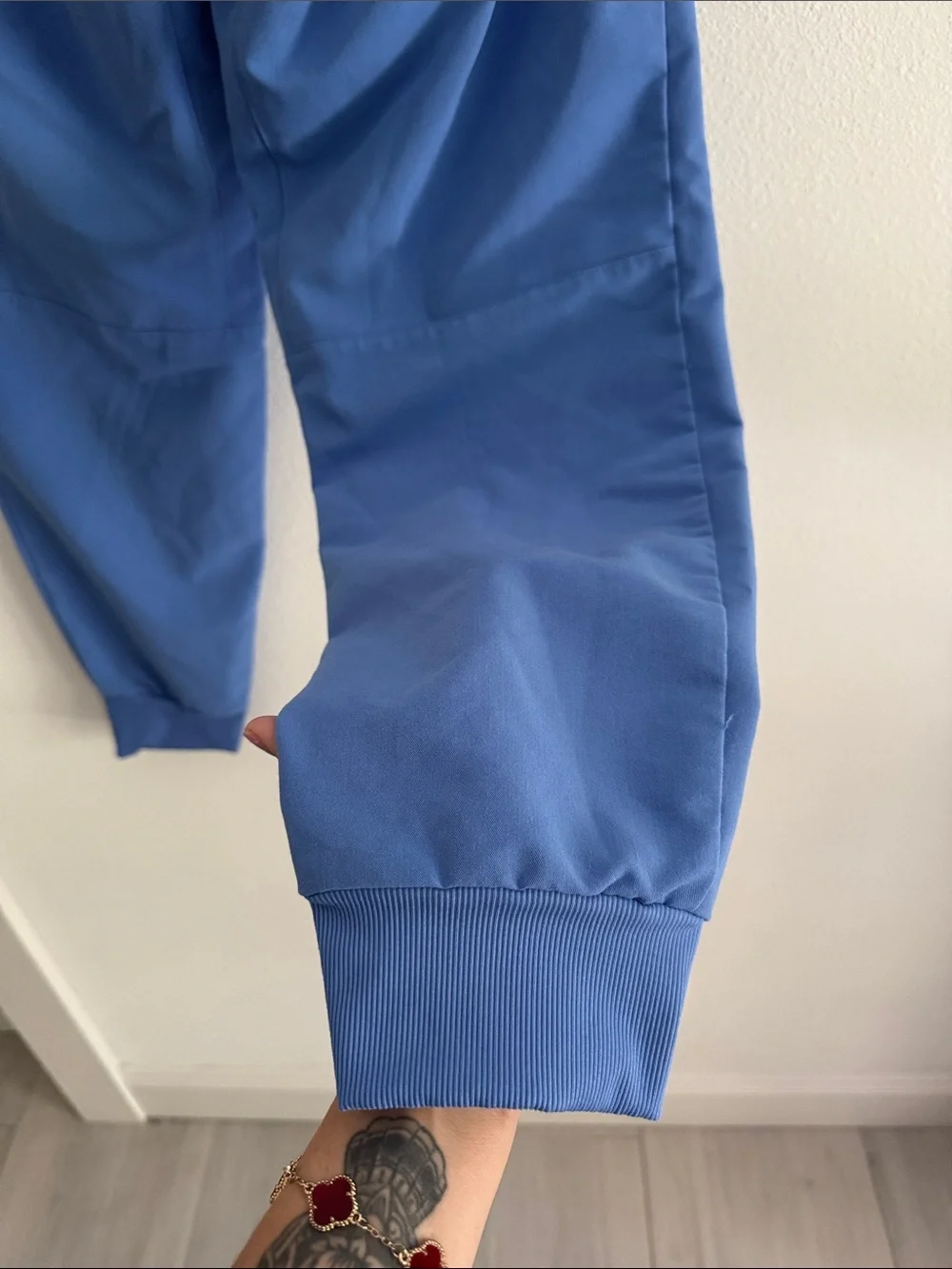 Figs men’s Tansen blue scrubs Joggers size Small